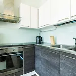 Apartment Spacious For 8 With Sauna