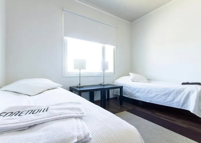 Spacious For 8 With Sauna كيرافا