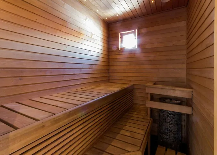 Spacious For 8 With Sauna شقة كيرافا